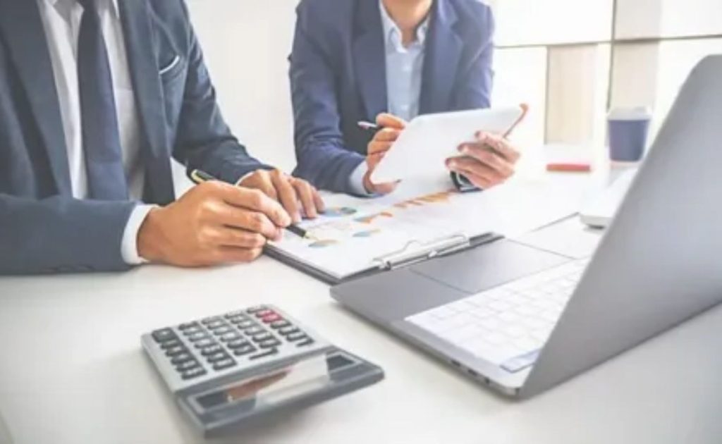 Business Guide Dismoneyfied: Navigate Success Without Cash