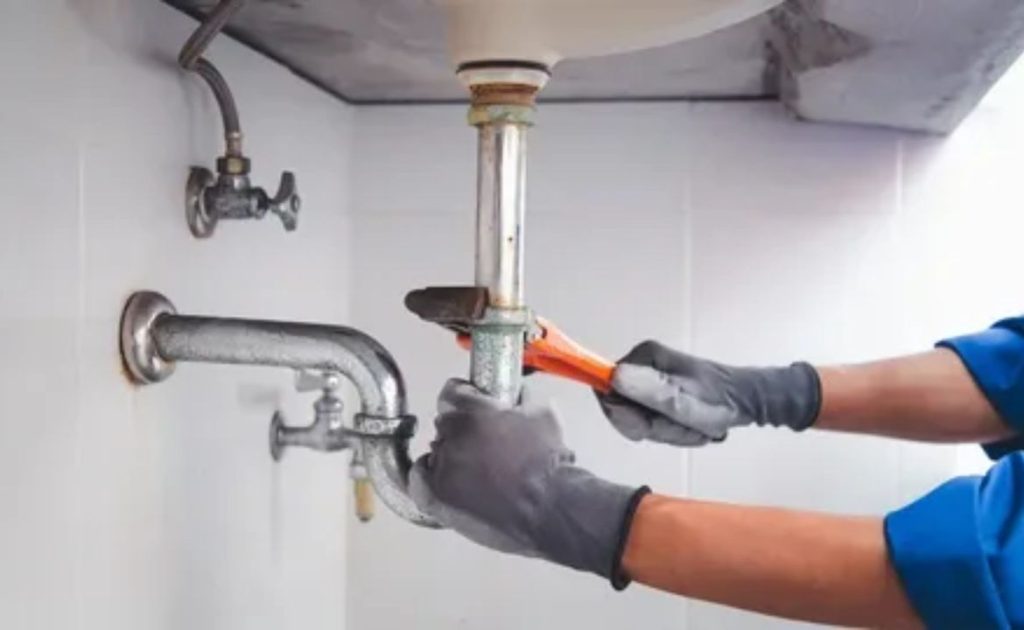 Common Signs and Solutions for Hidden Water Leaks